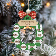 Ornements de Noël familiaux personnalisés, ornement de couronne de guirlande acrylique 2023 avec noms de membres de la famille, ornement de vacances personnalisé