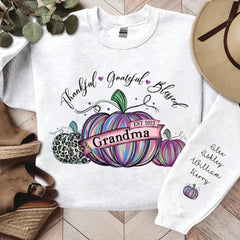 Grand-mère reconnaissante et bénie avec des petits-enfants citrouilles Saison d'automne Sweat-shirt 2D personnalisé Manche personnalisée