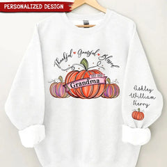 Grand-mère reconnaissante et bénie avec des petits-enfants citrouilles Saison d'automne Sweat-shirt 2D personnalisé Manche personnalisée