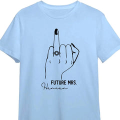 Future Mrs Ring Finger Tee - Bride To Be Shirt - Chemise fiancé - Bachelorette Party Tee For The Bride - Chemise de douche nuptiale - Cadeau de mariée